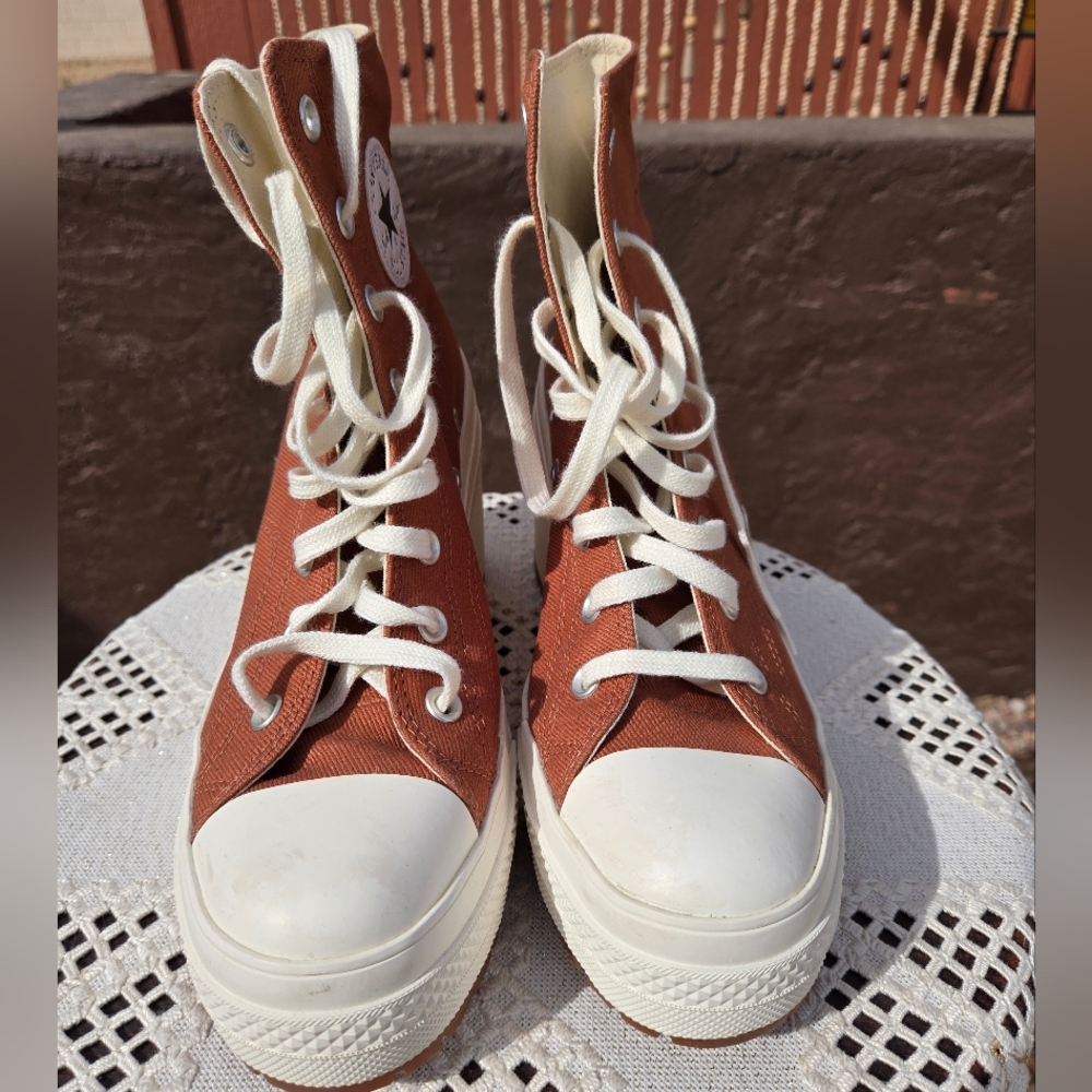 Converse Chuck 70 De Luxe Heel Shoes in Tawny Owl Canvas Color. - Picture 4 of 8